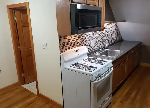 Property at 660 Main St Unit 3, Brockton, MA, 02301, 1 bed, 1 bath, [object Object]