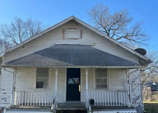 Property at 527 W Elm St, Junction City, KS, 66441, 2 beds, 1 bath, [object Object]