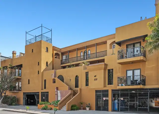 Property at 828 N Hudson Ave, Los Angeles, CA, 90038, 2 beds, 2 baths, [object Object]