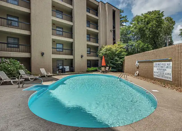 Property at 380 9th Avenue Dr NE Unit 407, Hickory, NC, 28601, 1 bed, 1 bath, [object Object]