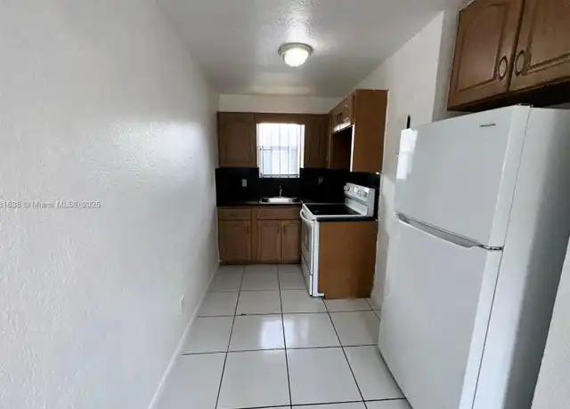 Property at 701 NW 7th Ave Unit 8, Hallandale Beach, FL, 33009, 2 beds, 1 bath, [object Object]