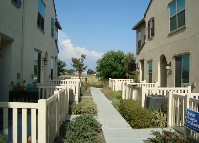 Property at 435 N Beechwood Ave, Rialto, CA, 92376, 3 beds, 2.5 baths, [object Object]