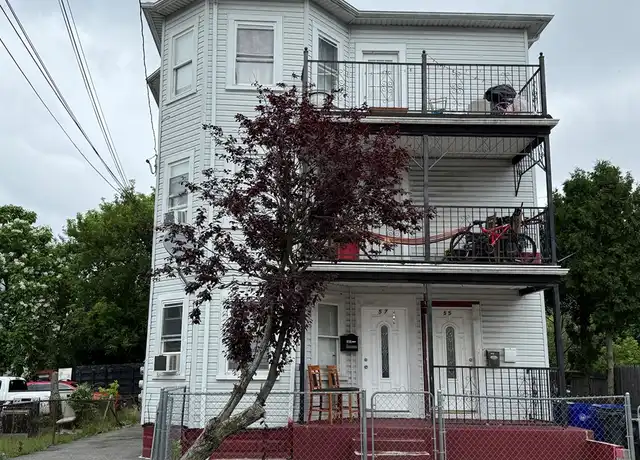 Property at 179 Harold St Unit 3, Providence, RI, 02908, 3 beds, 1 bath, [object Object]