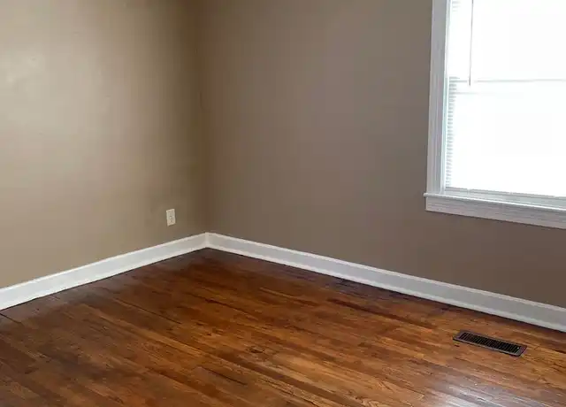 Property at 904 E 14th Ave, Bowling Green, KY, 42101, 2 beds, 1 bath, [object Object]