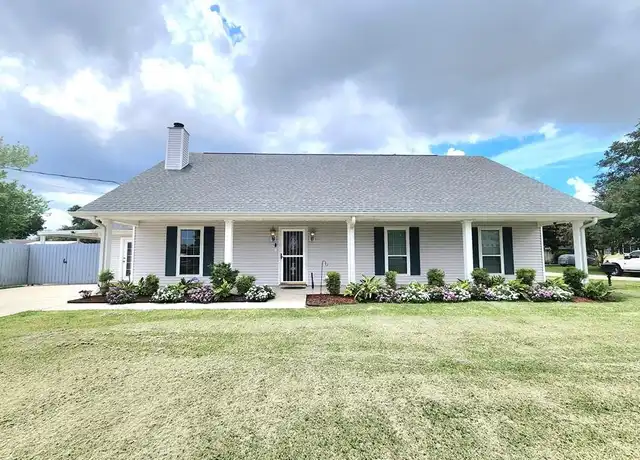 Property at 1301 Avenue F, Marrero, LA, 70072, 3 beds, 2 baths, [object Object]
