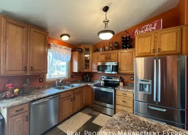 Property at 6423 W 54th St, Sioux Falls, SD, 57106, 4 beds, 2 baths, [object Object]