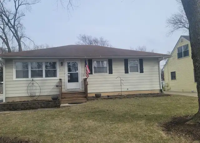 Property at 1818 S 4th Pl, Saint Charles, IL, 60174, 3 beds, 2 baths, [object Object]
