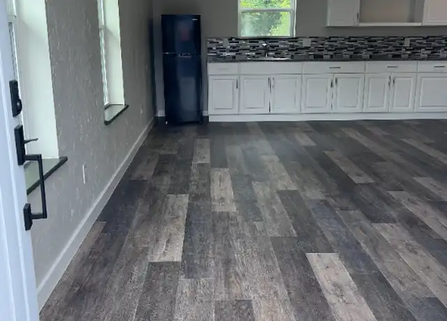 Property at 404 Scott St, Kerrville, TX, 78028, 1 bed, 1 bath, [object Object]