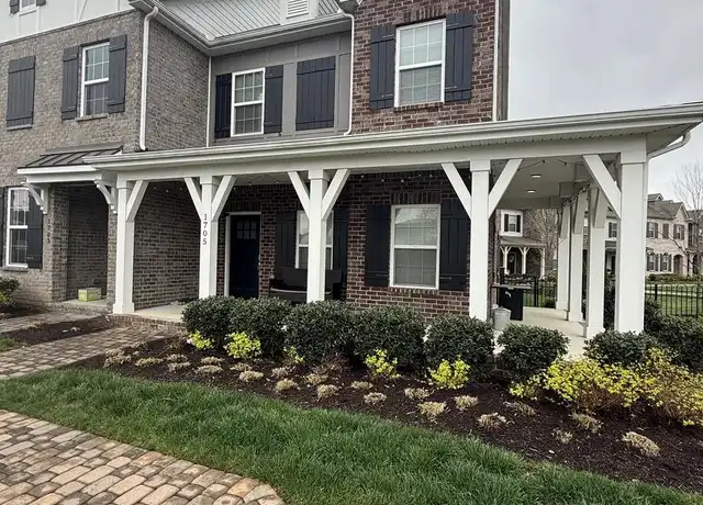Property at 1705 Old Drakes Creek Rd, Hendersonville, TN, 37075, 3 beds, 2.5 baths, [object Object]