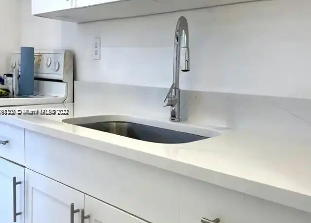 Property at 1204 NE 5th Ave Unit 1204-2, Fort Lauderdale, FL, 33304, 1 bed, 1 bath, [object Object]