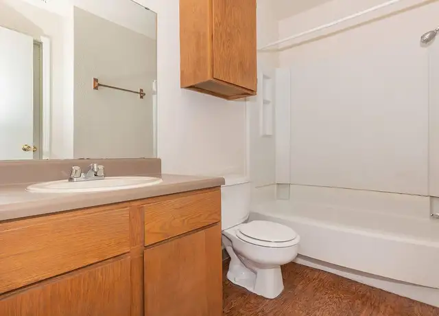 Photo of 4119 W Main St, Norman, OK 73072