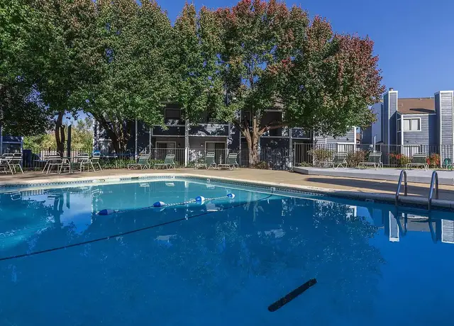 Photo of 4119 W Main St, Norman, OK 73072