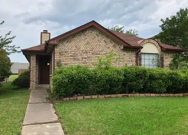 Property at 1016 Paintbrush St, Mesquite, TX, 75149, 3 beds, 2 baths, [object Object]