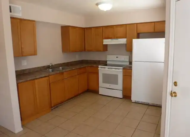 Property at 1132 W Dragoon Cir, Mesa, AZ, 85210, 2 beds, 1 bath, [object Object]