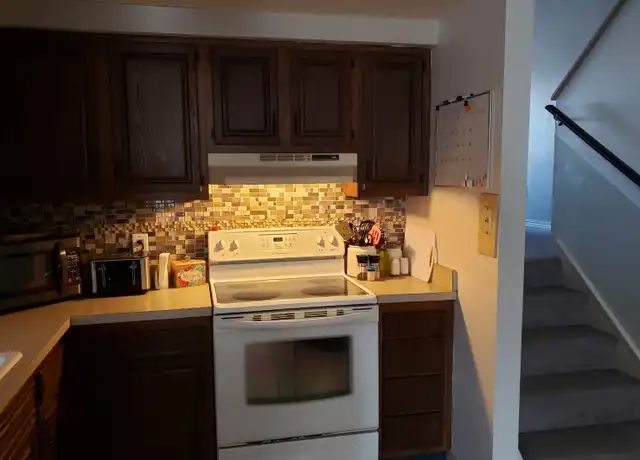 Property at 1403 Lindenwood Dr, Lorain, OH, 44053, 2 beds, 1.5 baths, [object Object]