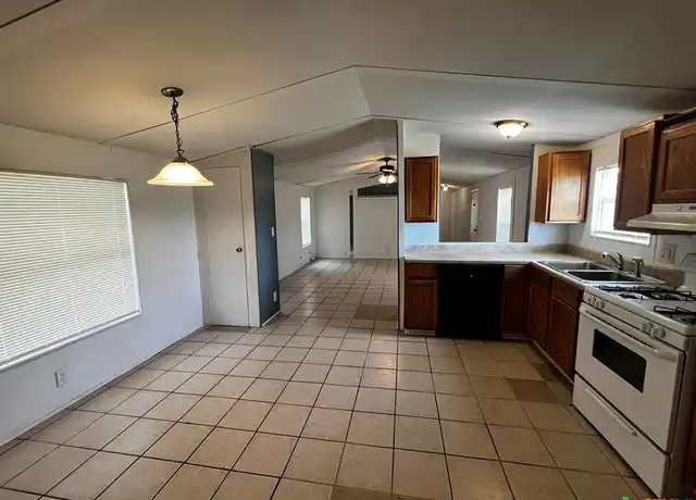 Property at 220 Six Pines Rd Unit 220, San Marcos, TX, 78666, 3 beds, 2 baths, [object Object]