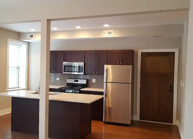 Property at Iowa Terrace - 47 Iowa St, Oak Park, IL, 60302, 2 beds, 1 bath, [object Object]