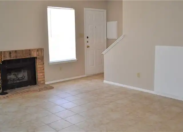 Property at 1247 Dallas Dr, Denton, TX, 76205, 2 beds, 1.5 baths, [object Object]