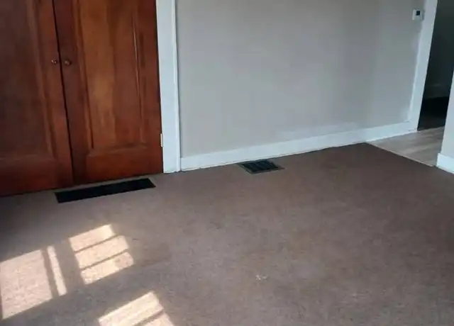 Property at 215 S 11th St Unit 2, Richmond, IN, 47374, 1 bed, 1 bath, [object Object]