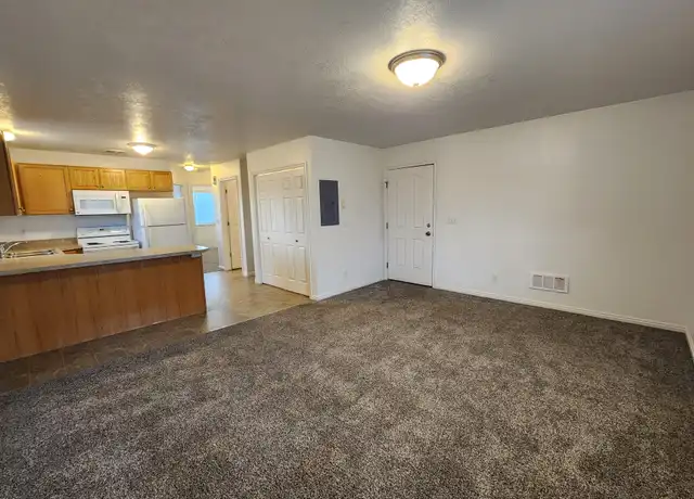 Property at 3663 E Deloy Dr Apt 3, Idaho Falls, ID, 83401, 2 beds, 1 bath, [object Object]