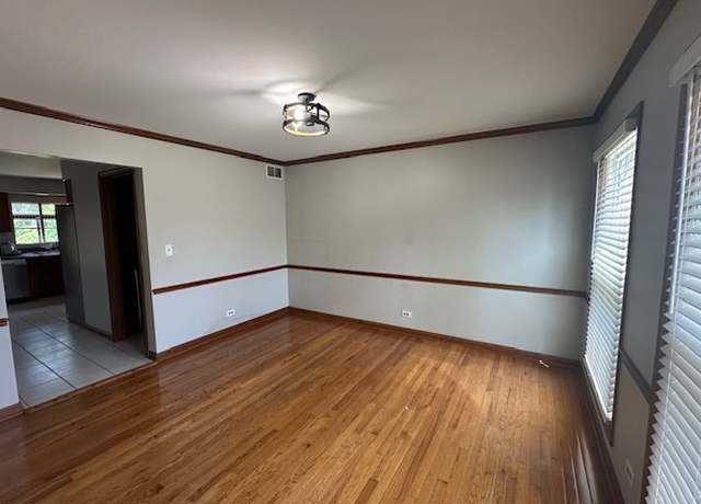 Photo of 152 Constitution Dr, Bloomingdale, IL 60108