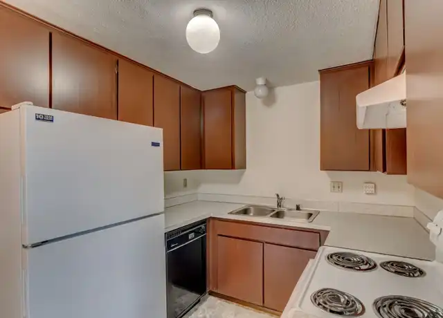 Property at 1130 SW Harrier Cir Unit 2, Oak Harbor, WA, 98277, 2 beds, 1.5 baths, [object Object]