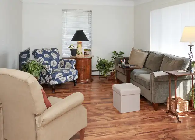 Property at 4302 W 13 Mile Rd, Royal Oak, MI, 48073, 1 bed, 1 bath, [object Object]