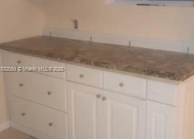 Property at 2300 NW 15th Ct Unit B, Fort Lauderdale, FL, 33311, 1 bed, 1 bath, [object Object]
