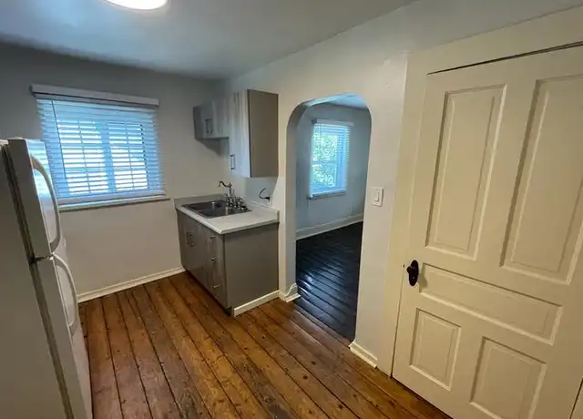 Property at 421 Edith Blvd SE #4, Albuquerque, NM, 87102, 1 bed, 1 bath, [object Object]