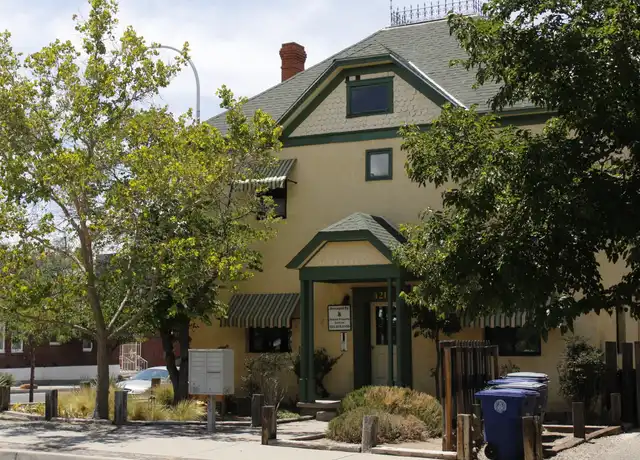 Property at 421 Edith Blvd SE #4, Albuquerque, NM, 87102, 1 bed, 1 bath, [object Object]