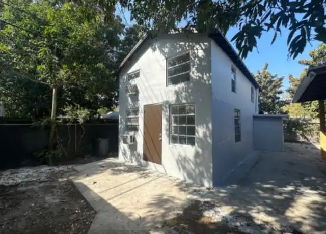 Property at 276 E 12th St, Hialeah, FL, 33010, 2 beds, 1 bath, [object Object]