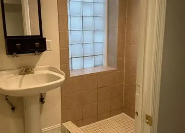 Property at 1622 N Calvert St Unit 1, Baltimore, MD, 21202, 2 beds, 2 baths, [object Object]