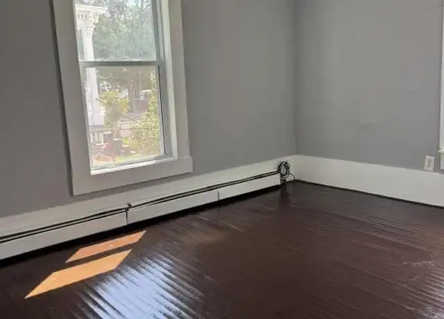 Property at 33 North St, Haverhill, MA, 01830, 2 beds, 1 bath, [object Object]