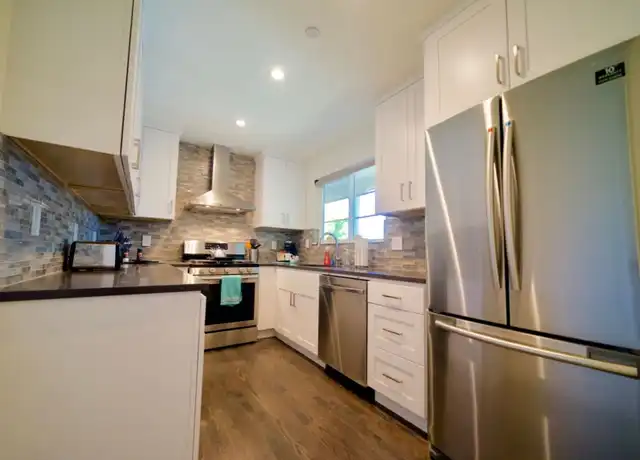 Property at 675 University Dr Unit 4, Menlo Park, CA, 94025, 2 beds, 1 bath, [object Object]