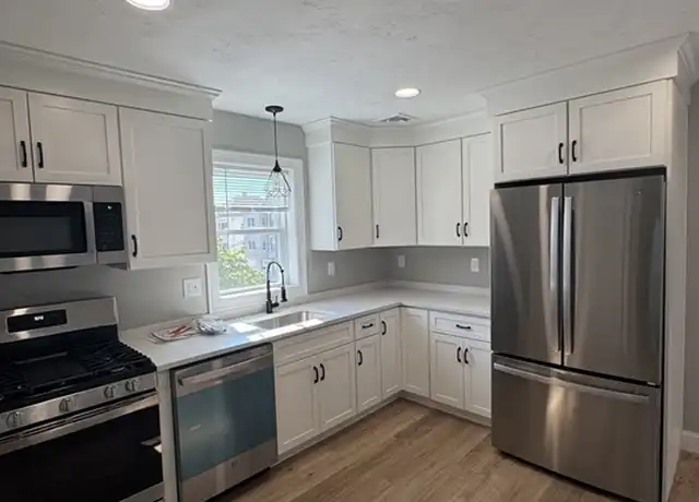 Property at 91 Adams St Unit 2, New Bedford, MA, 02746, 3 beds, 1 bath, [object Object]
