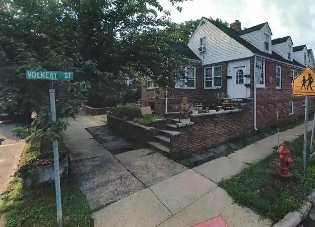 Property at 82 Woodbridge Ave Unit 2ndFL, Highland Park, NJ, 08904, 1 bed, 1 bath, [object Object]