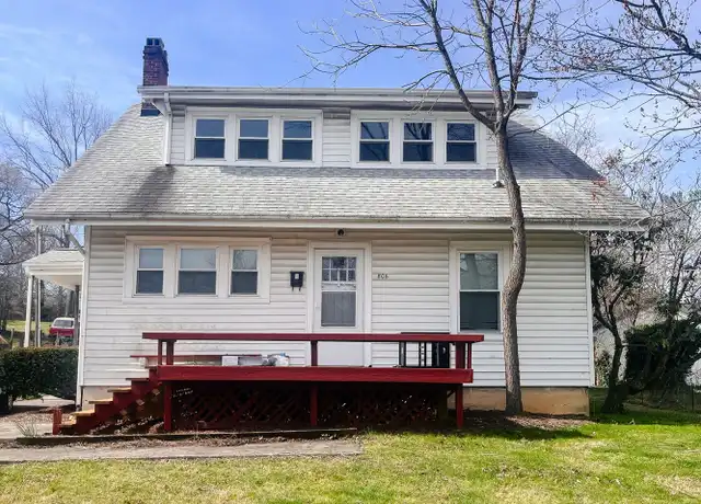 Property at 806 S Main St Unit 2, Blacksburg, VA, 24060, 2 beds, 1 bath, [object Object]