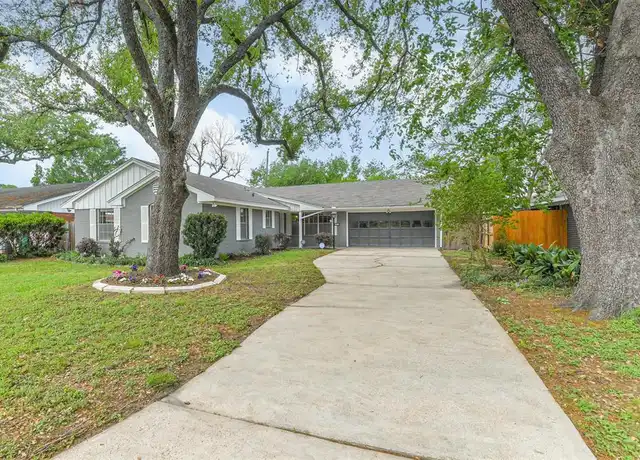 Property at 1935 Woodvine Dr, Houston, TX, 77055, 4 beds, 2 baths, [object Object]