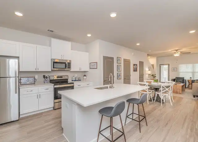 Property at West Park Townhomes - 105 Bargeron Dr, Augusta, GA, 30909, 1 bed, 1-1.5 bath, [object Object]