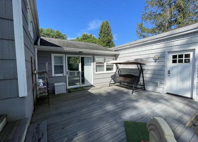 Photo of 921 Frederick St SW, Vienna, VA 22180