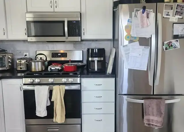Property at 158 Hayden Rowe St Unit 2, Hopkinton, MA, 01748, 2 beds, 1 bath, [object Object]