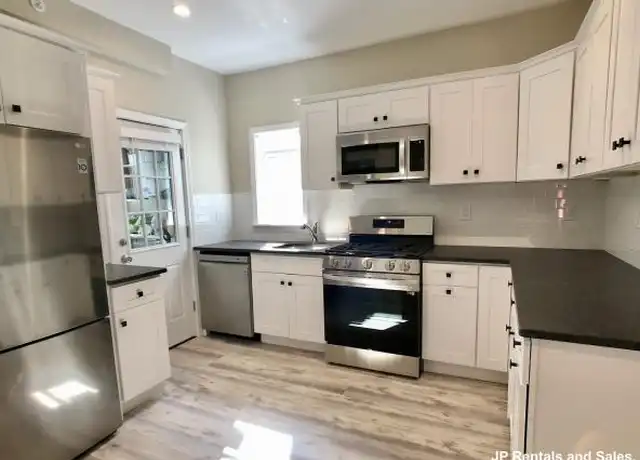 Property at 34 Evergreen St, Jamaica Plain, MA, 02130, 3 beds, 1 bath, [object Object]
