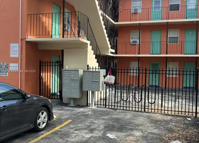 Property at 3669 Thomas Ave Unit 2, Miami, FL, 33133, 1 bed, 1 bath, [object Object]
