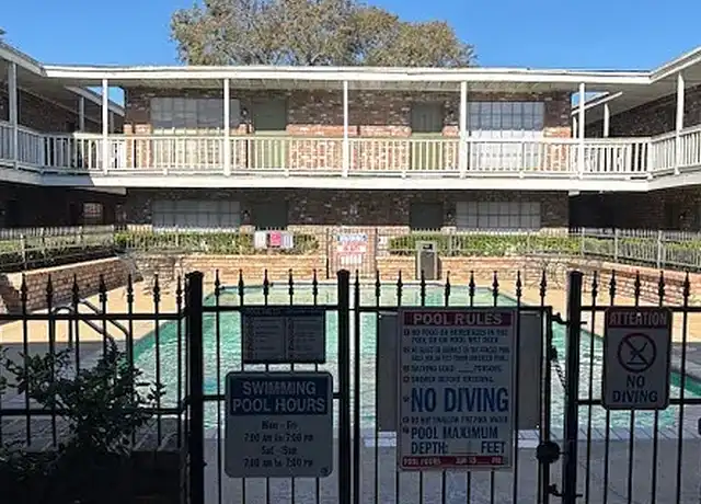 Property at North Blvd. Apartments - 2701 North Blvd, Houston, TX, 77005, 1 bed, 1 bath, [object Object]