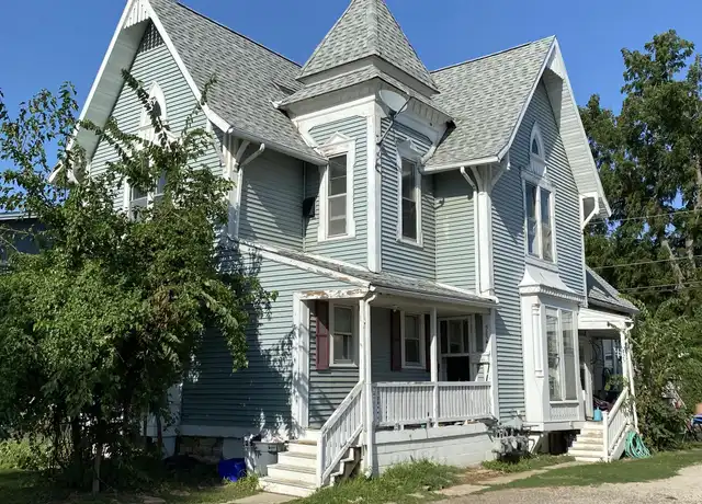Property at 925 10th St Unit C, Marion, IA, 52302, 2 beds, 1 bath, [object Object]