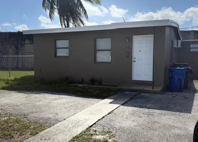 Property at 1708 Lauderdale Manor Dr, Fort Lauderdale, FL, 33311, 2 beds, 1 bath, [object Object]