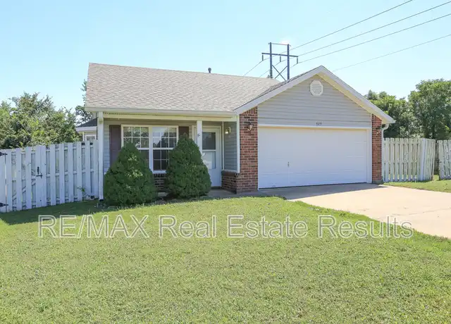 Property at 829 SW Arrowhead Dr, Bentonville, AR, 72712, 3 beds, 2 baths, [object Object]