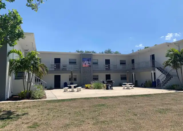 Property at 426 Palm Ave N Unit 10, St. Petersburg, FL, 33703, 2 beds, 1 bath, [object Object]