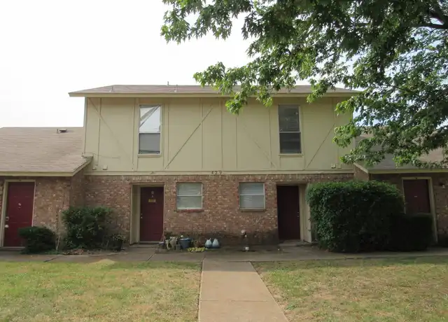 Property at 429 SW Thomas St, Burleson, TX, 76028, 2 beds, 1.5 baths, [object Object]
