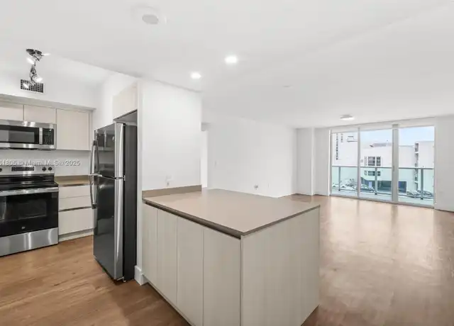 Property at 1500 Bay Rd Unit M-1025, Miami Beach, FL, 33139, 1 bed, 1 bath, [object Object]